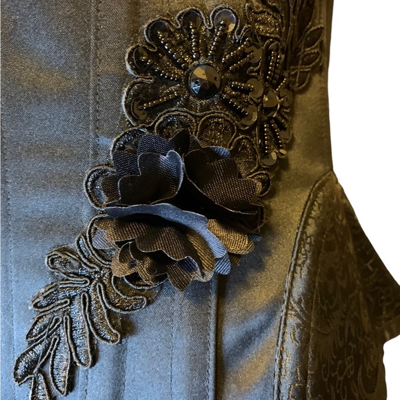 Under Bust Corset. Good Quality. NWT size L Fits Like M/L Adjustable Lace Back - Picture 2 of 9